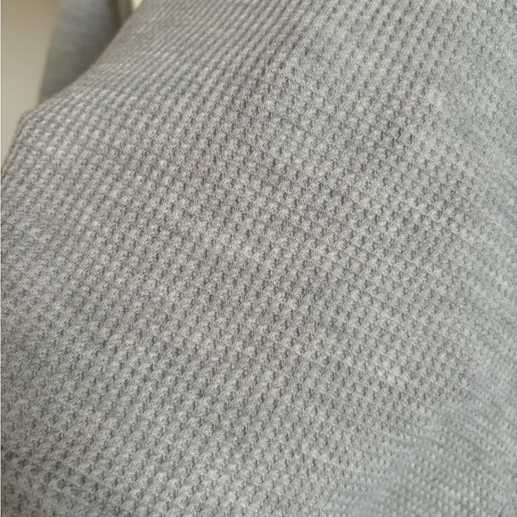 White long sleeve top - Picture 2 of 3